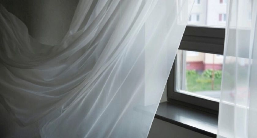 Больше никакой желтизны и серости: мой проверенный способ стирки занавесок - станут как новые