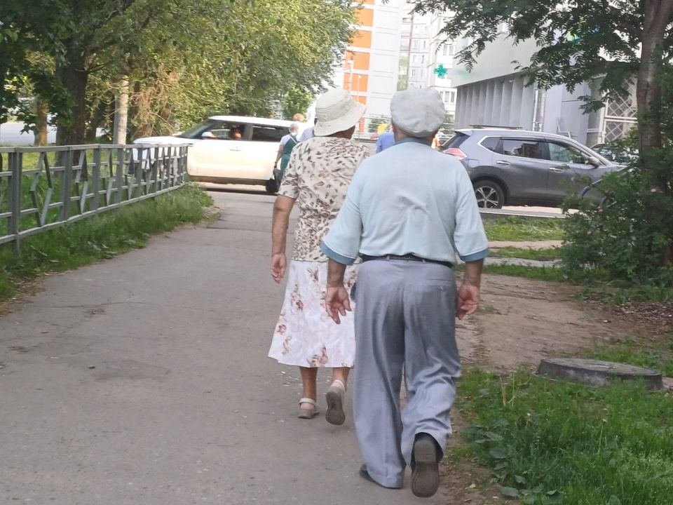     1 :      