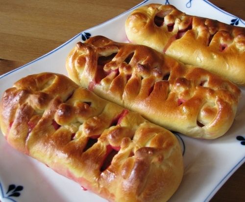 Плетенки со сливами: попробуйте этот незабываемый вкус