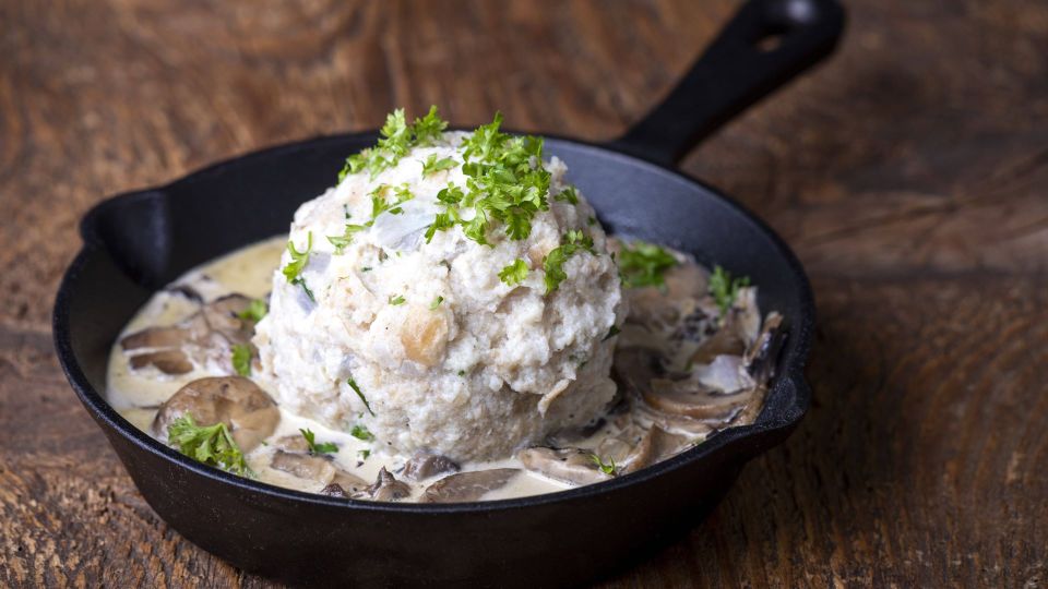 Вместо мяса подайте к рису эту подливу: вкус блюда будет не хуже, чем в ресторане