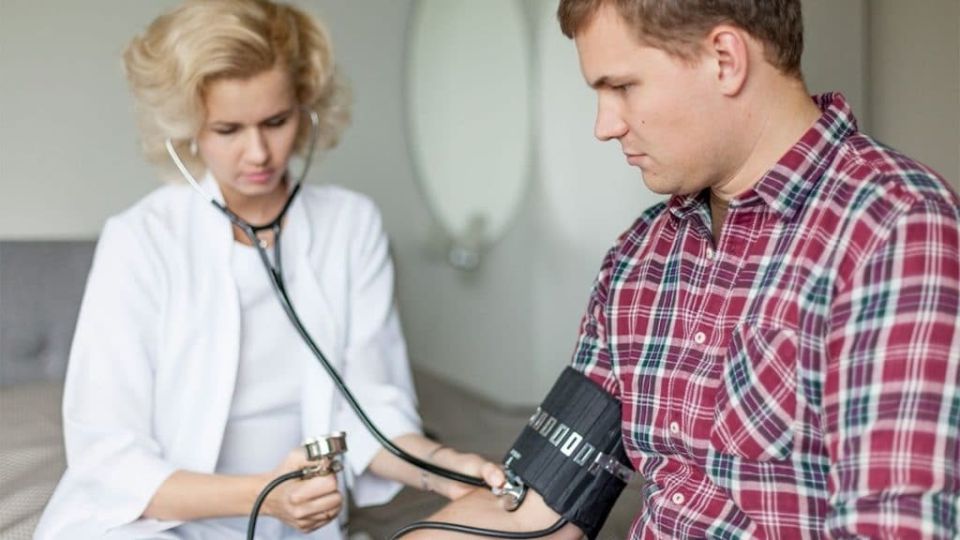 Гипертония и армия: как получить освобождение от призыва?