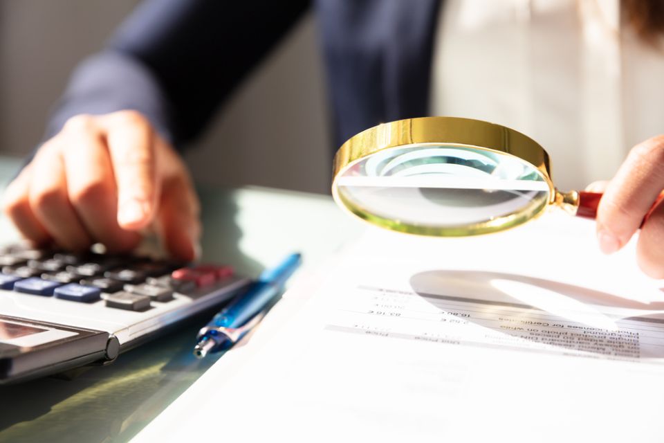 Как ФНС следит за крупными покупками граждан и что с этим делать