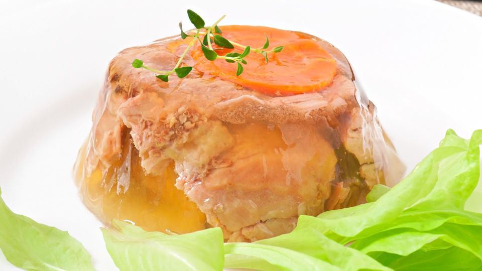 Мутный бульон станет прозрачным как слеза: холодец спасет этот продукт