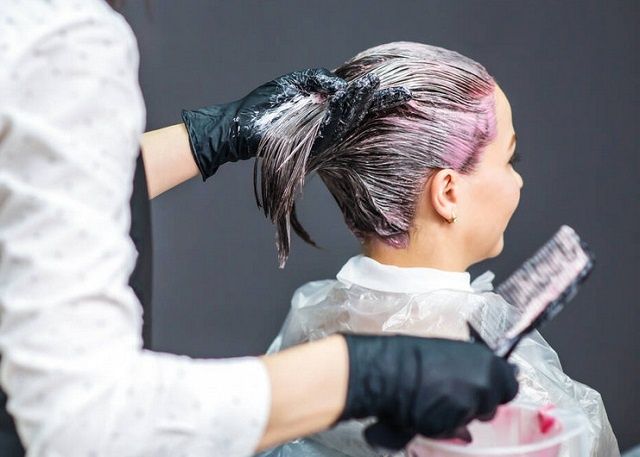 Как легко удалить краску для волос с кожи: проверенные советы