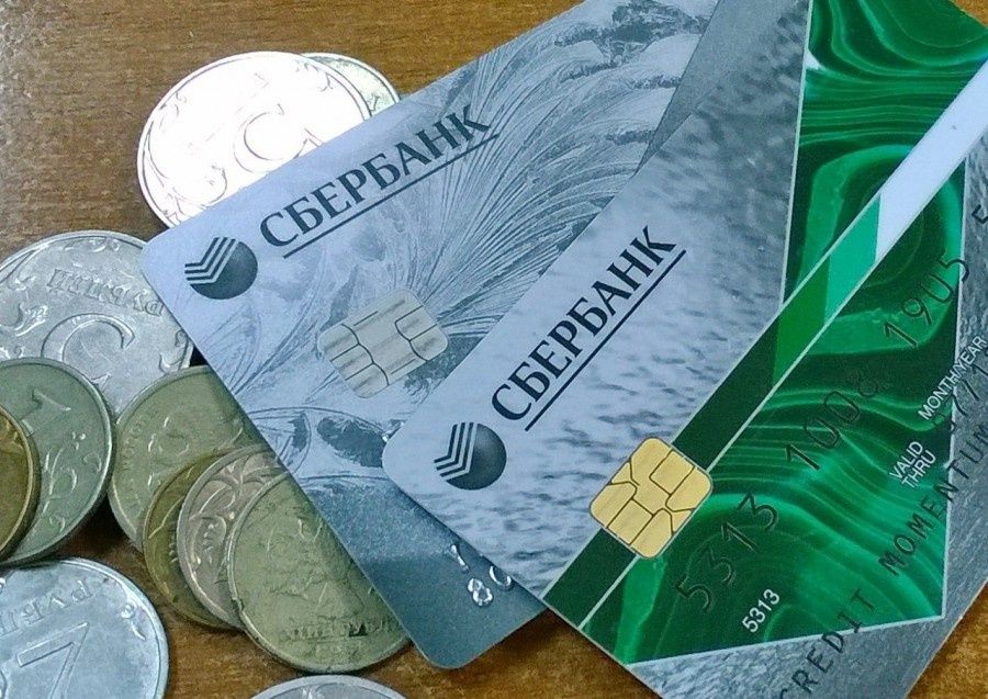 Пенсионеры на заметке: выгодные изменения в обслуживании карт Сбербанка