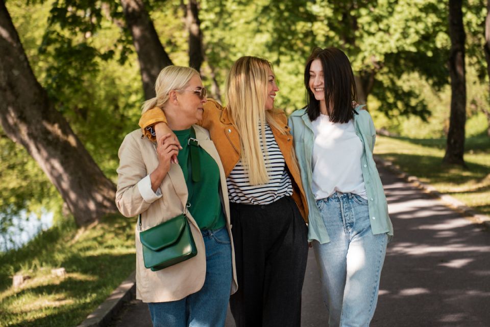 Почему стоит пересмотреть привычки ношения сумок: опасности одной лямки