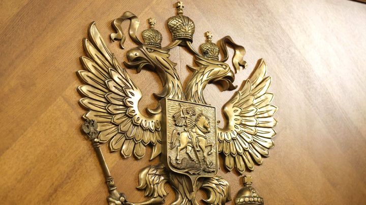 Новый закон о защитах символов: кресты на гербе России станут обязательными