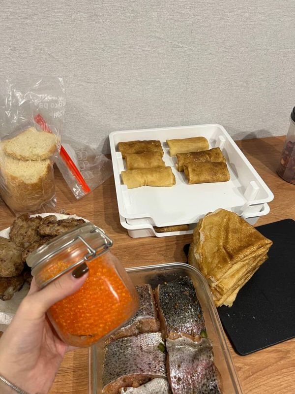 Блинчики, икра и котлеты: Как простые блюда могут украсить ваш стол