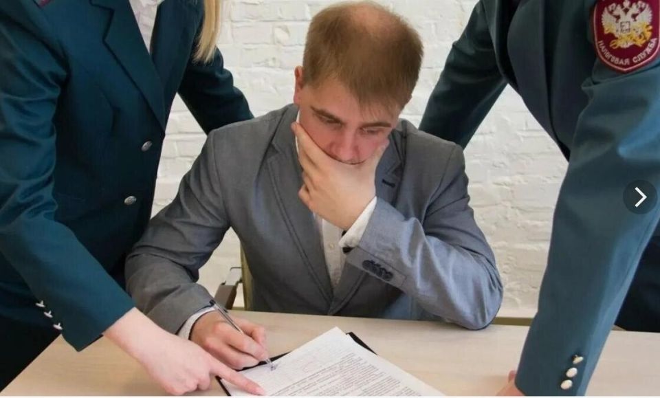 Как ФНС может влиять на переводы на банковские карты: мифы и реальность