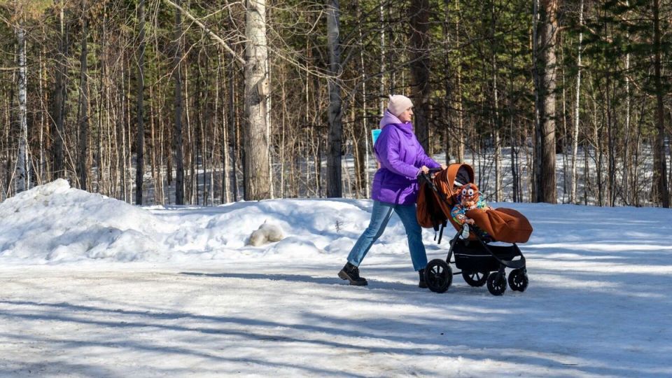 Пособия для детей до 17 лет в 2026 году: новые размеры и ключевые условия