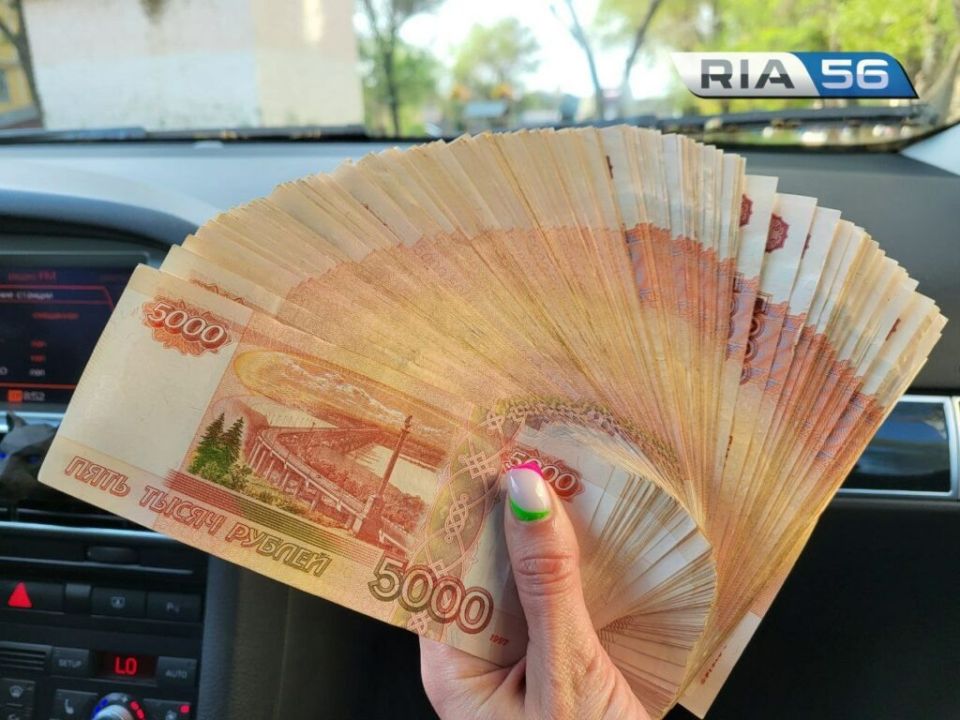 Оренбуржцы активно наращивают вклады в банках, игнорируя валюту