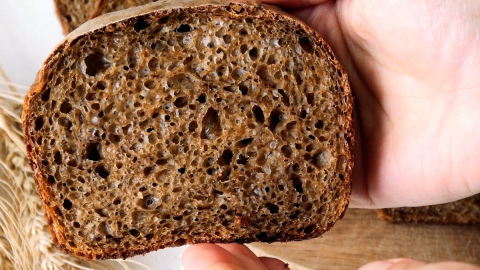 Как испечь идеальный хлеб на квасе: секреты и преимущества