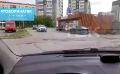 Яма на Ястынской уже 7 лет противостоит автомобилям
