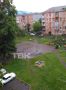 На весь двор даже нет ни одной качели