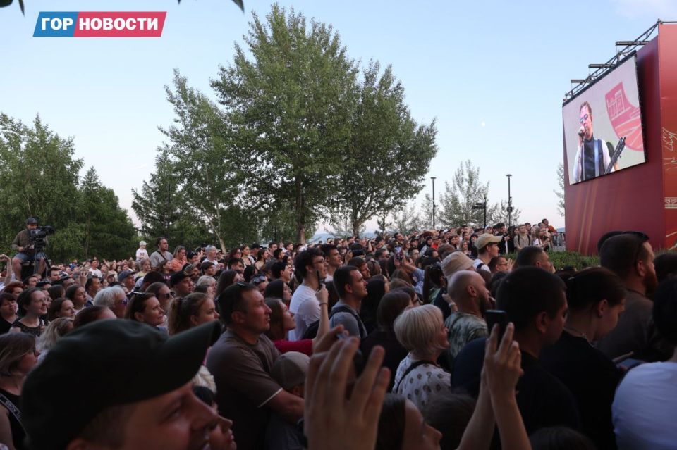 Празднование Дня города сегодня завершается концертом Виталия Гогунского