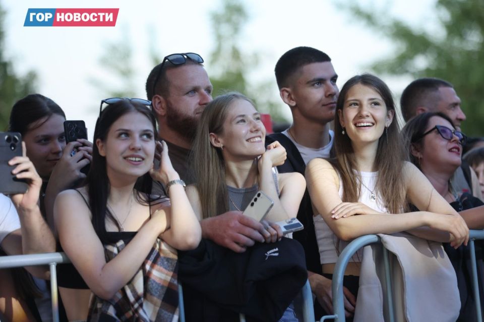 Празднование Дня города сегодня завершается концертом Виталия Гогунского