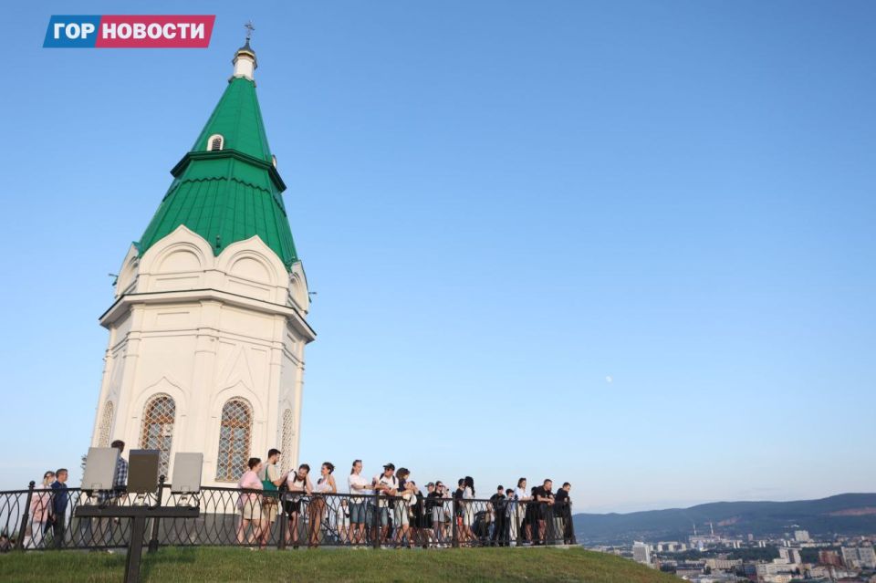 Празднование Дня города сегодня завершается концертом Виталия Гогунского