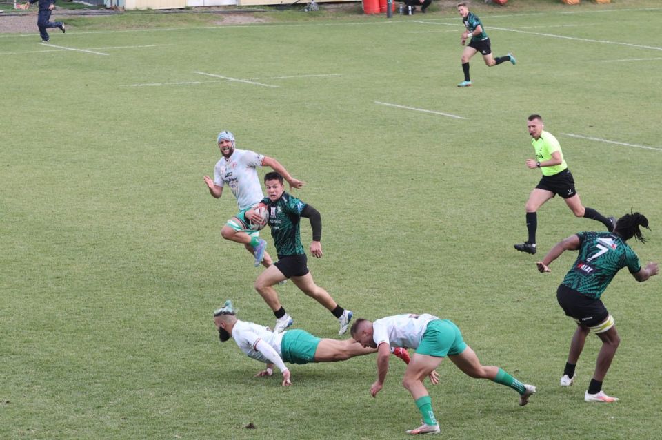 Наш фотограф Михаил Шуклин запечатлел невероятную попытку игрока «Красного Яра» Павла Фица