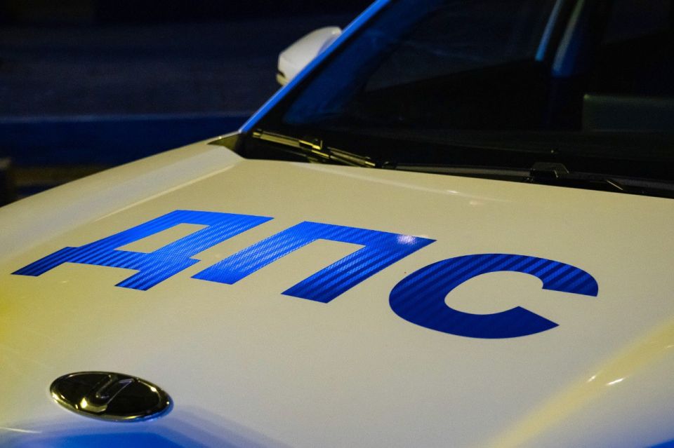 На 283 километре автодороги Красноярск – Енисейск экипаж ДПС обратил внимание на автомобиль Toyota Corolla – тот двигался, виляя из стороны в сторону