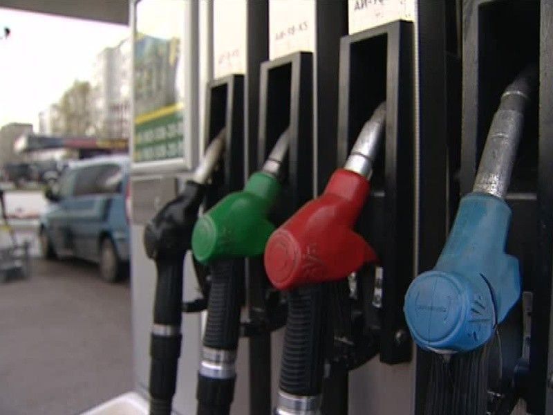 Резкий скачок цен на бензин шокировал Красноярские водителей