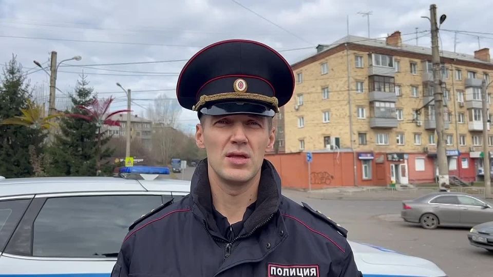 Подросток на электровелосипеде столкнулся с автомобилем на улице Крупская в Красноярске