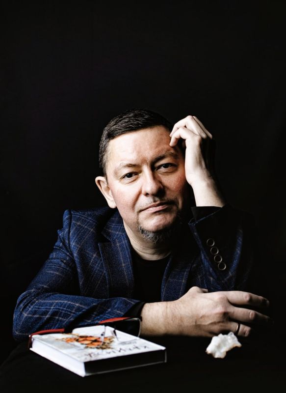                 .. .              ...