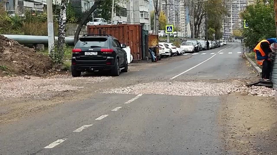 НОВЫЙ АСФАЛЬТ НА ВИЛЬСКОГО РАЗРЫЛИ ДЛЯ РАБОТ НА ТЕПЛОТРАССЕ