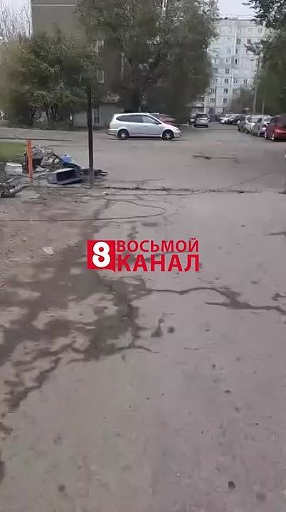 Красноярцы, проживающие на улице Щорса рискуют остаться без единственного проезда во двор