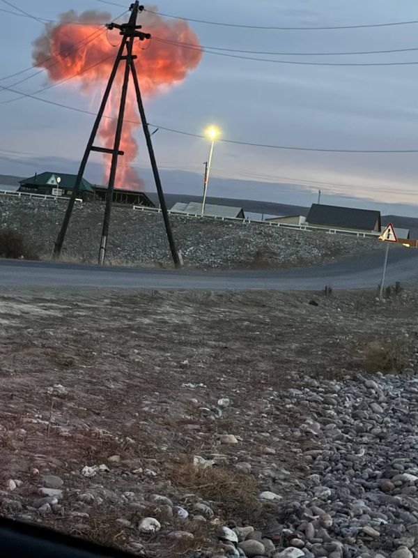 Вызванный взрывными работами огненный столб напугал жителей Кызыла, сообщили РИА Новости в республиканском ГУМЧС