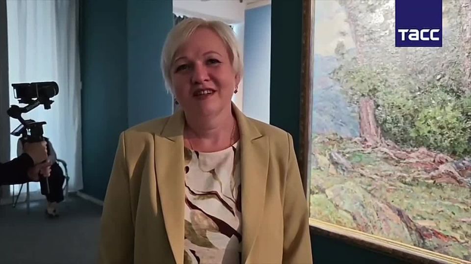 Выставка картин известных художников открылась в честь Хворостовского в Красноярском художественном музее им. В. И. Сурикова. На ней демонстрируются 42 работы из пяти музеев РФ, передает корреспондент ТАСС