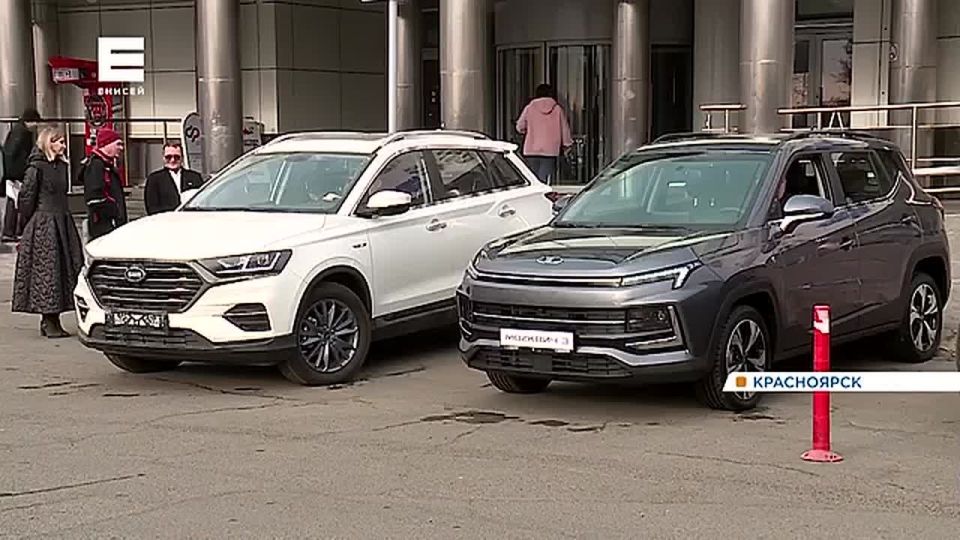 Михаил Котюков вручил ветеранам СВО ключи от новых внедорожников