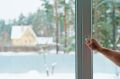 Как установить современные пластиковые окна в деревянном доме