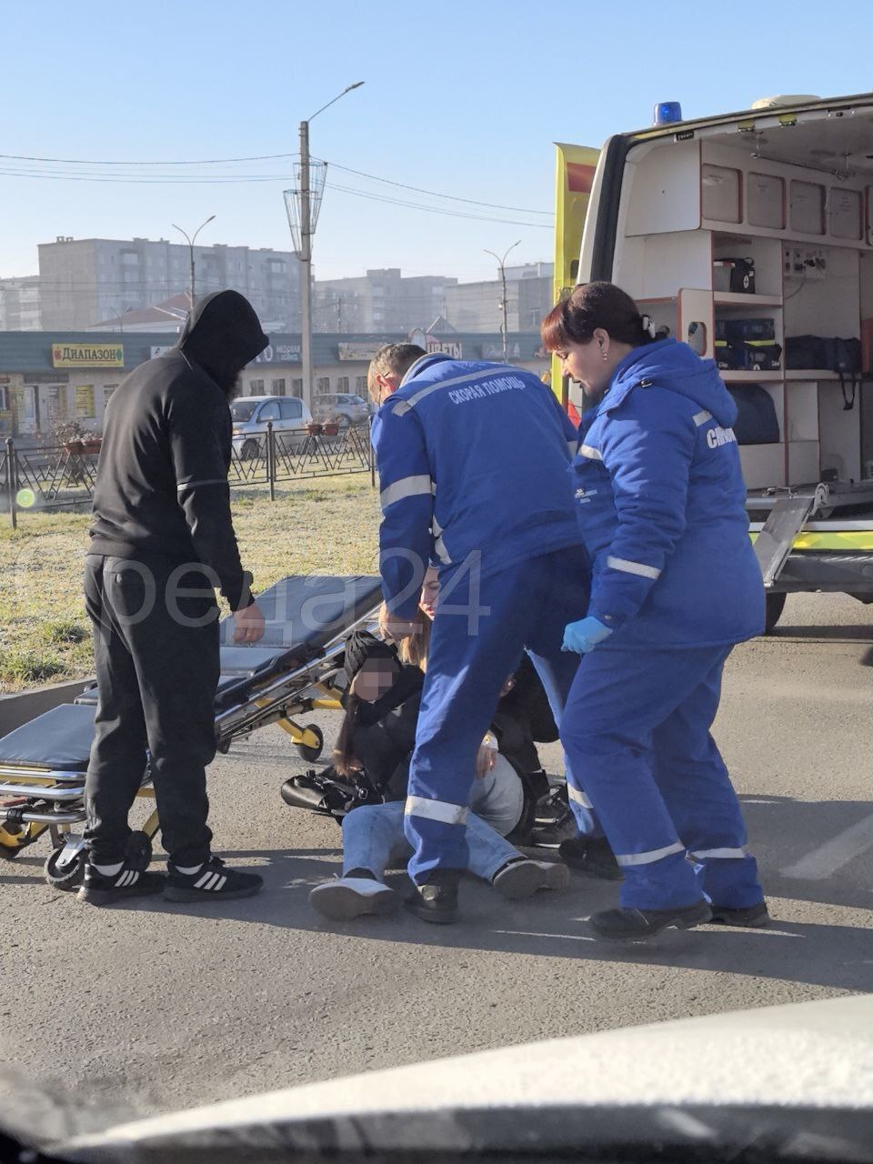 В Минусинске на ул. Абаканская сбили девушку на пешеходном переходе В Минусинске на ул. Абаканская сбили девушку на пешеходном переходе