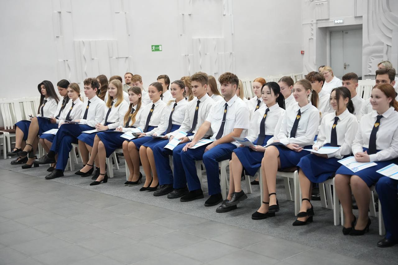 Сегодня прокурор края Роман Тютюник провел для учеников прокурорских классов «Разговоры о важном» на тему «Прокурор в современных условиях. Актуальные вызовы» Сегодня прокурор края Роман Тютюник провел для учеников прокурорских классов «Разговоры о важном» на тему «Прокурор в современных условиях. Актуальные вызовы»