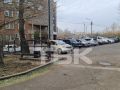 На парковке у поликлиники на Воронова, 35Г установили шлагбаум