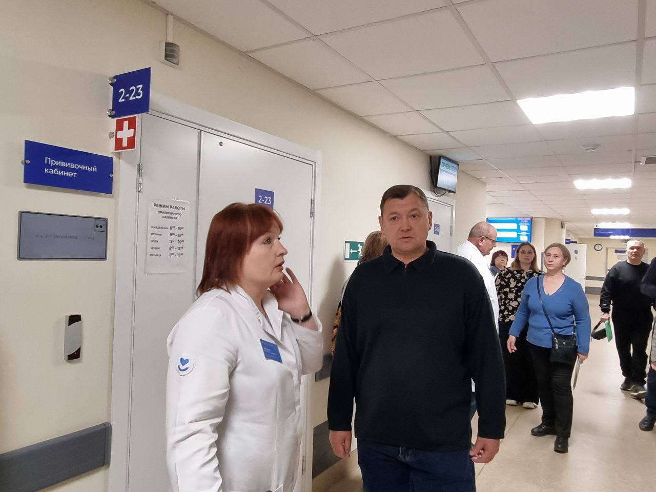 Красноярские студенты «Школы общественного контроля» посетили КГБУЗ «Красноярская межрайонная больница № 5» Красноярские студенты «Школы общественного контроля» посетили КГБУЗ «Красноярская межрайонная больница № 5»