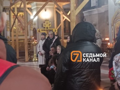 Прямо сейчас в главном храме правобережья Рождества Христова проходит прощание с маленьким Витей