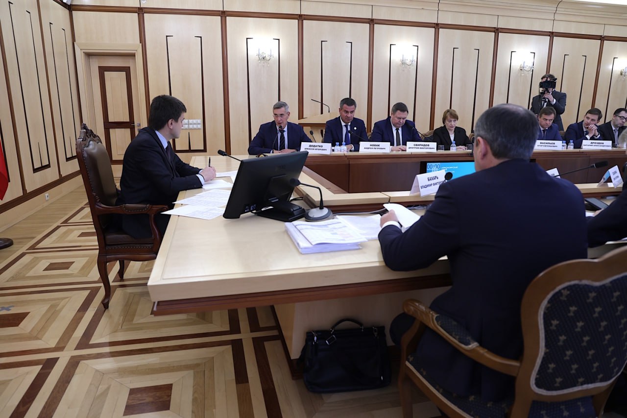 Депутаты и губернатор провели обсуждение краевого бюджета