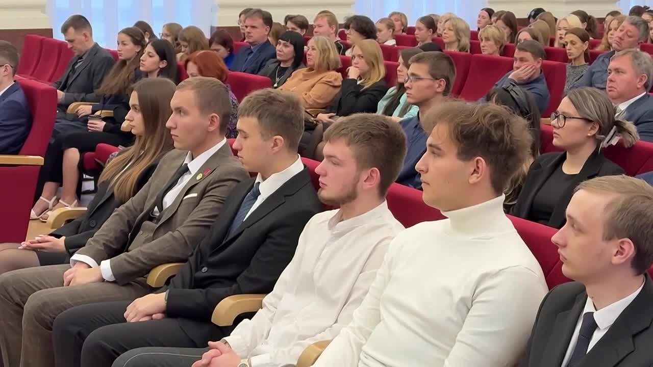 В Красноярском крае 23 студентам вручили свидетельства о присуждении краевых именных стипендий