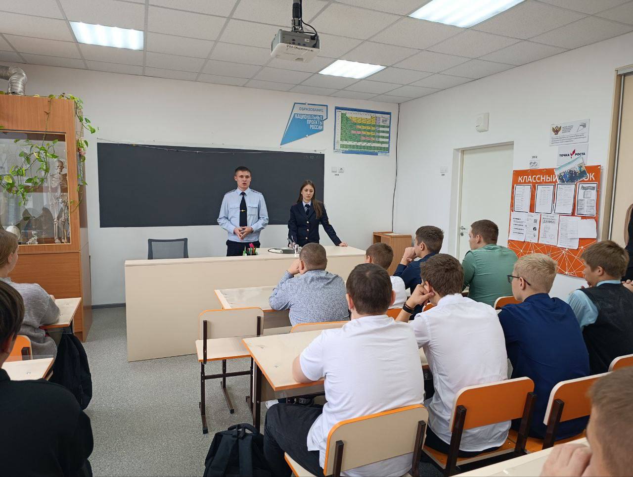 Служба по призванию: как полицейские работают с будущим России Служба по призванию: как полицейские работают с будущим России