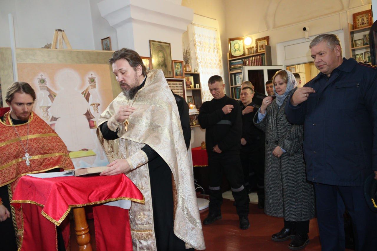 В рамках проведения Недели межрелигиозного диалога ИК-27 посетили представители духовенства