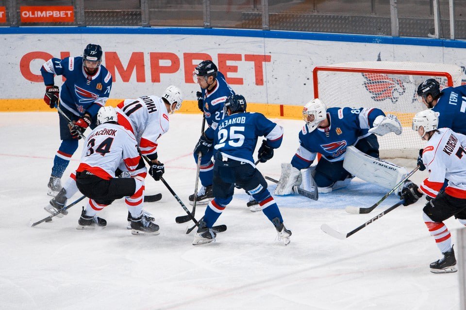 Красноярский хоккейный «Сокол» одолел дома «Молот» из Перми