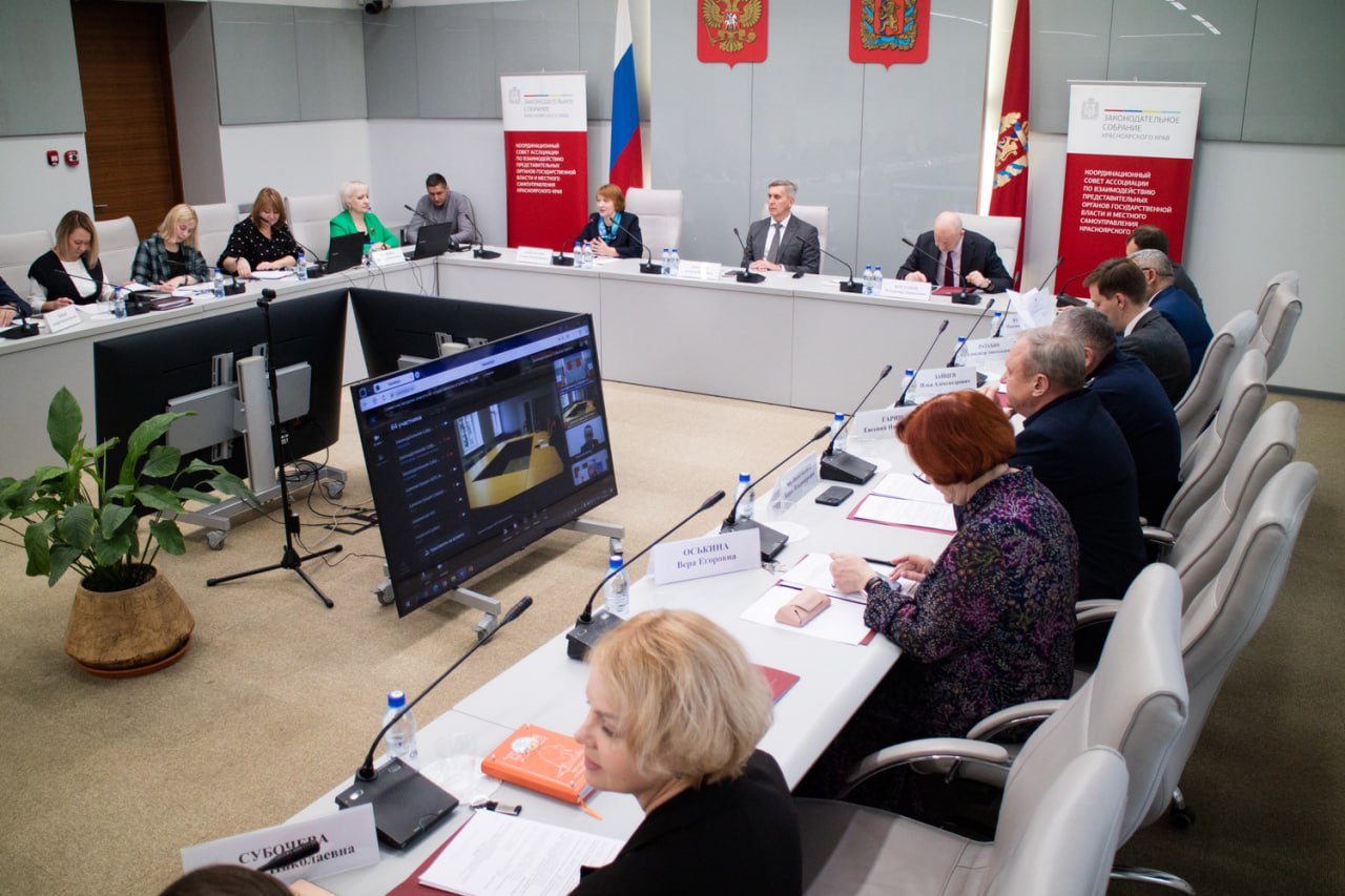 Алексей Додатко призвал коллег усилить депутатский контроль Алексей Додатко призвал коллег усилить депутатский контроль