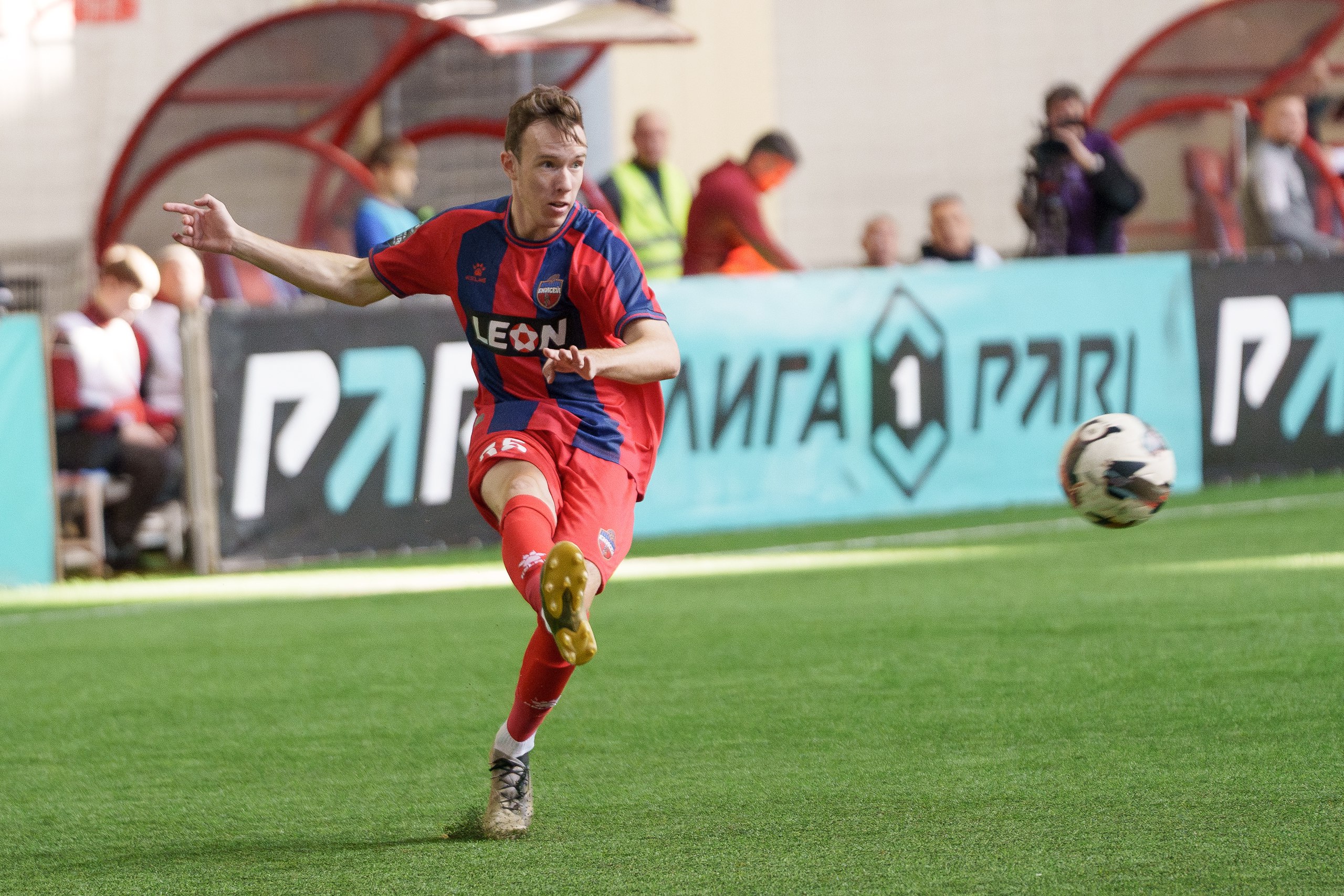 ДАРИМ АБОНЕМЕНТ НА ФУТБОЛ. Футболисты красноярского «Енисея» в ноябре завершают первую часть сезона в Первой лиге