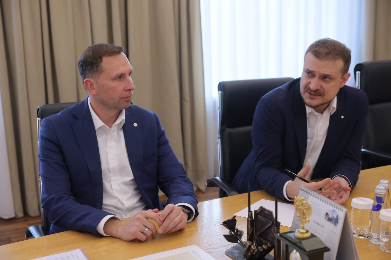 Губернатор Михаил Котюков провел рабочую встречу с представителями Сибирского банка ПАО «Сбербанк» Губернатор Михаил Котюков провел рабочую встречу с представителями Сибирского банка ПАО «Сбербанк»