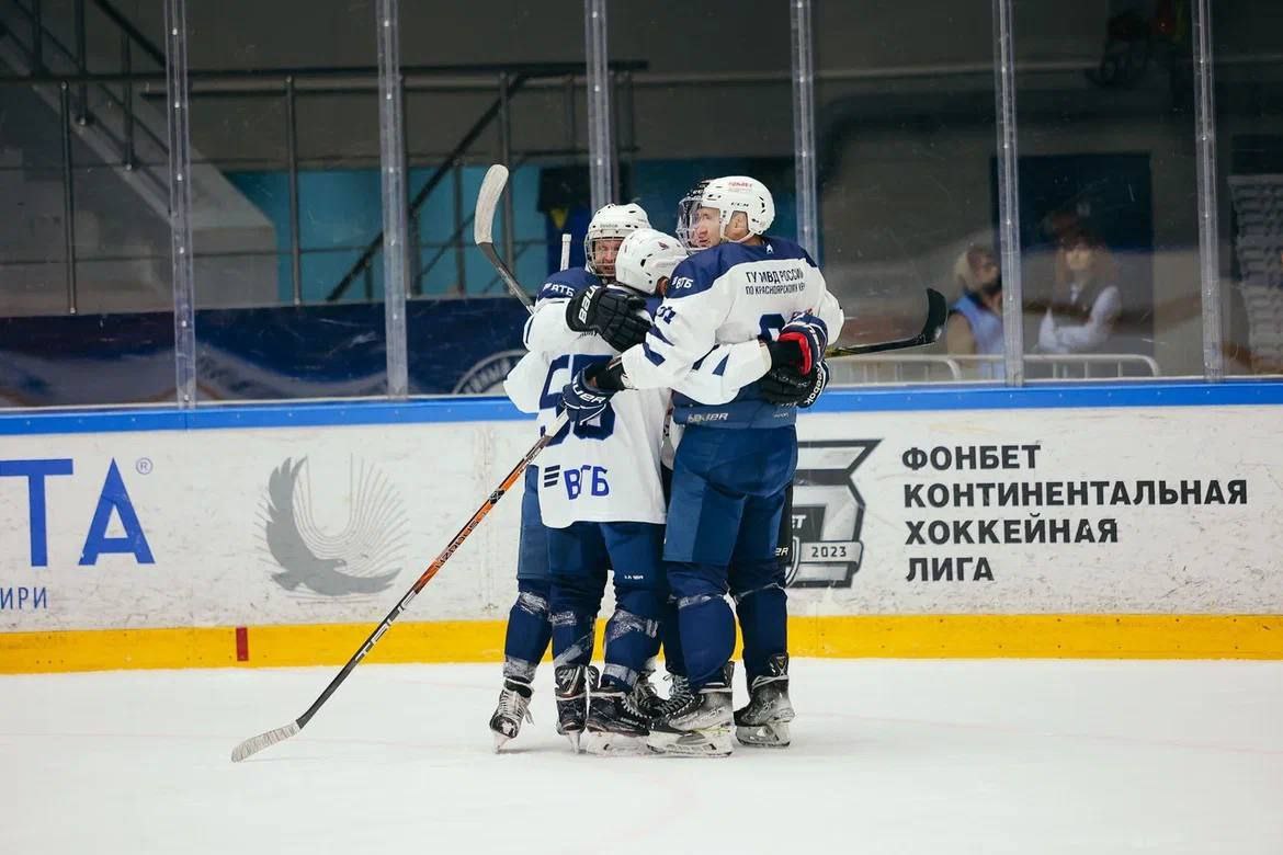 В Новосибирске состоялось торжественное открытие турнира по хоккею с шайбой среди территориальных органов МВД России, правоохранительных и надзорных органов региона В Новосибирске состоялось торжественное открытие турнира по хоккею с шайбой среди территориальных органов МВД России, правоохранительных и надзорных органов региона