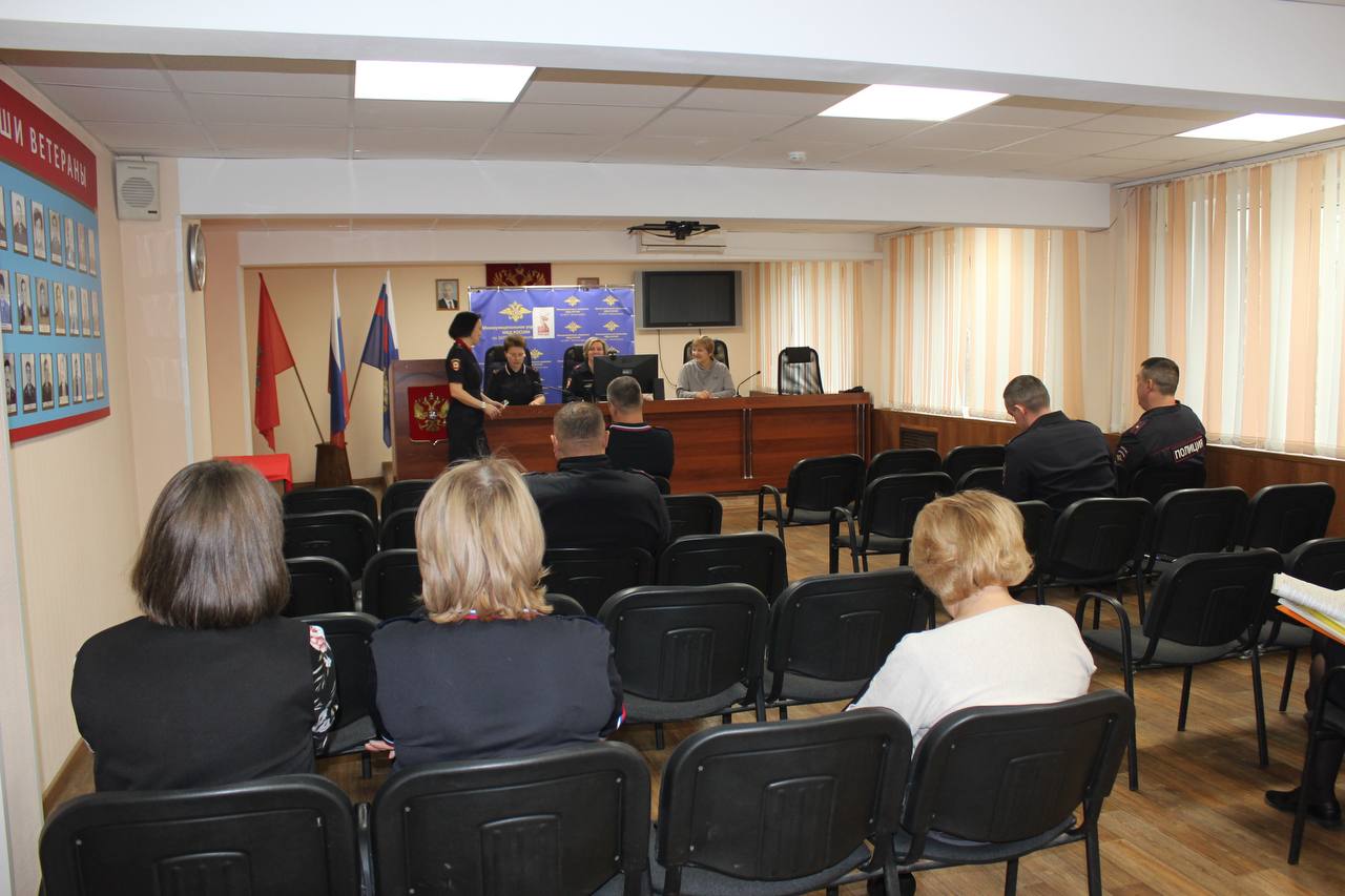 Член Общественного совета при МУ МВД России по ЗАТО г. Железногорск Татьяна Иванова приняла участие в заседании аттестационной комиссии Межмуниципального управления Член Общественного совета при МУ МВД России по ЗАТО г. Железногорск Татьяна Иванова приняла участие в заседании аттестационной комиссии Межмуниципального управления