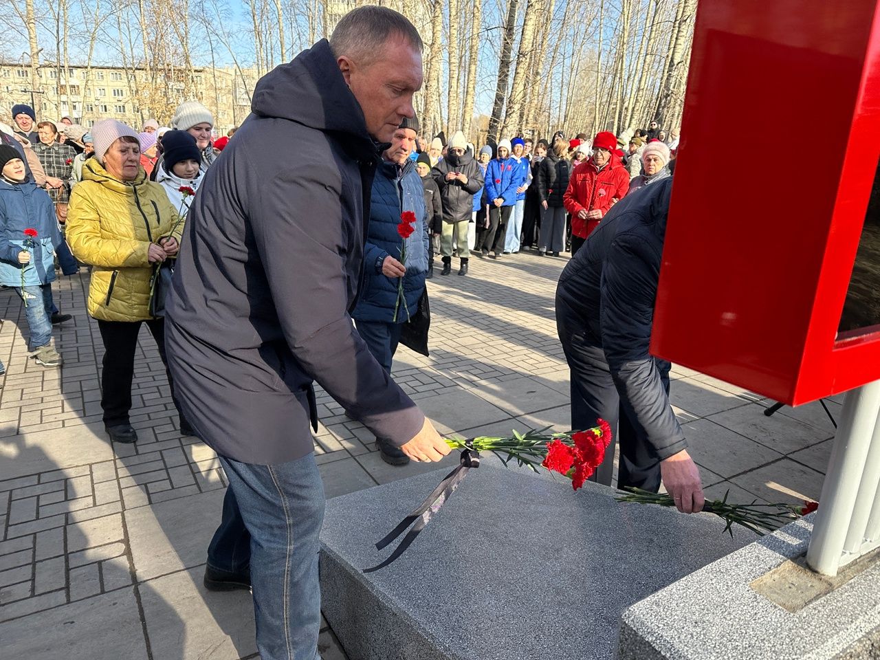 В Ачинске открыли стелу Михаилу Суркову, одному из лучших снайперов Великой Отечественной войны В Ачинске открыли стелу Михаилу Суркову, одному из лучших снайперов Великой Отечественной войны