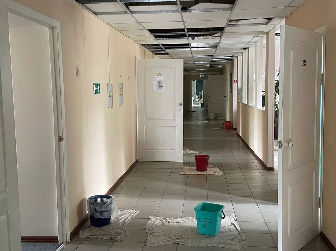 В посёлке Кедровый после неудавшегося ремонта больницы заведено уголовное дело В посёлке Кедровый после неудавшегося ремонта больницы заведено уголовное дело