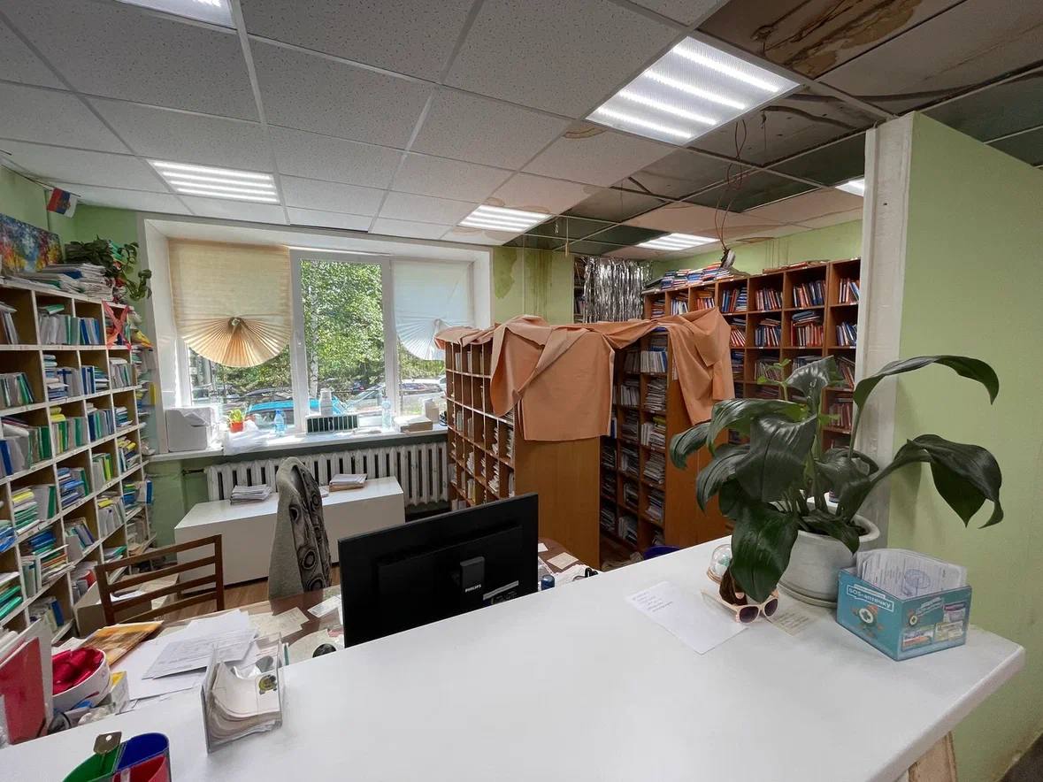 Без крыши под дождём: как халатность привела к затоплению больницы в Кедровом Без крыши под дождём: как халатность привела к затоплению больницы в Кедровом